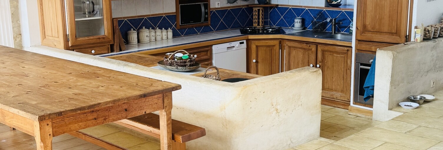 Maison 7 Pièces 318 m² à vendre à Gémozac (17260)