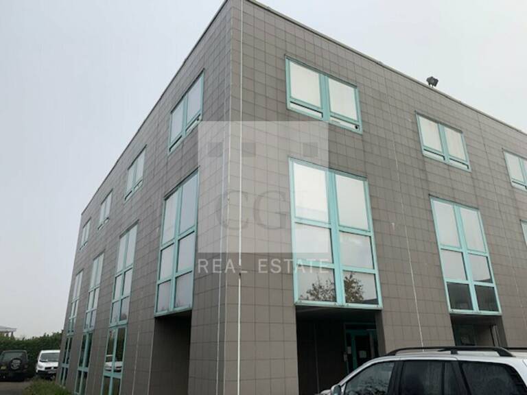 BUREAUX à LOUER — photo 1