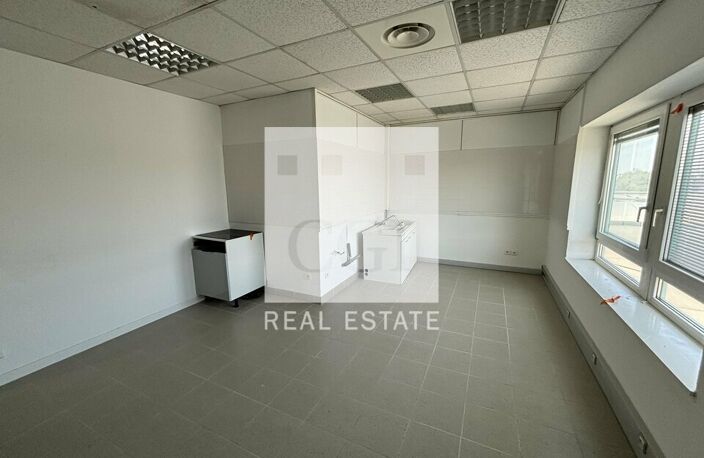 BUREAUX à LOUER — photo 2