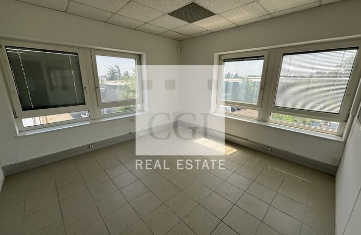 BUREAUX à LOUER — photo 3