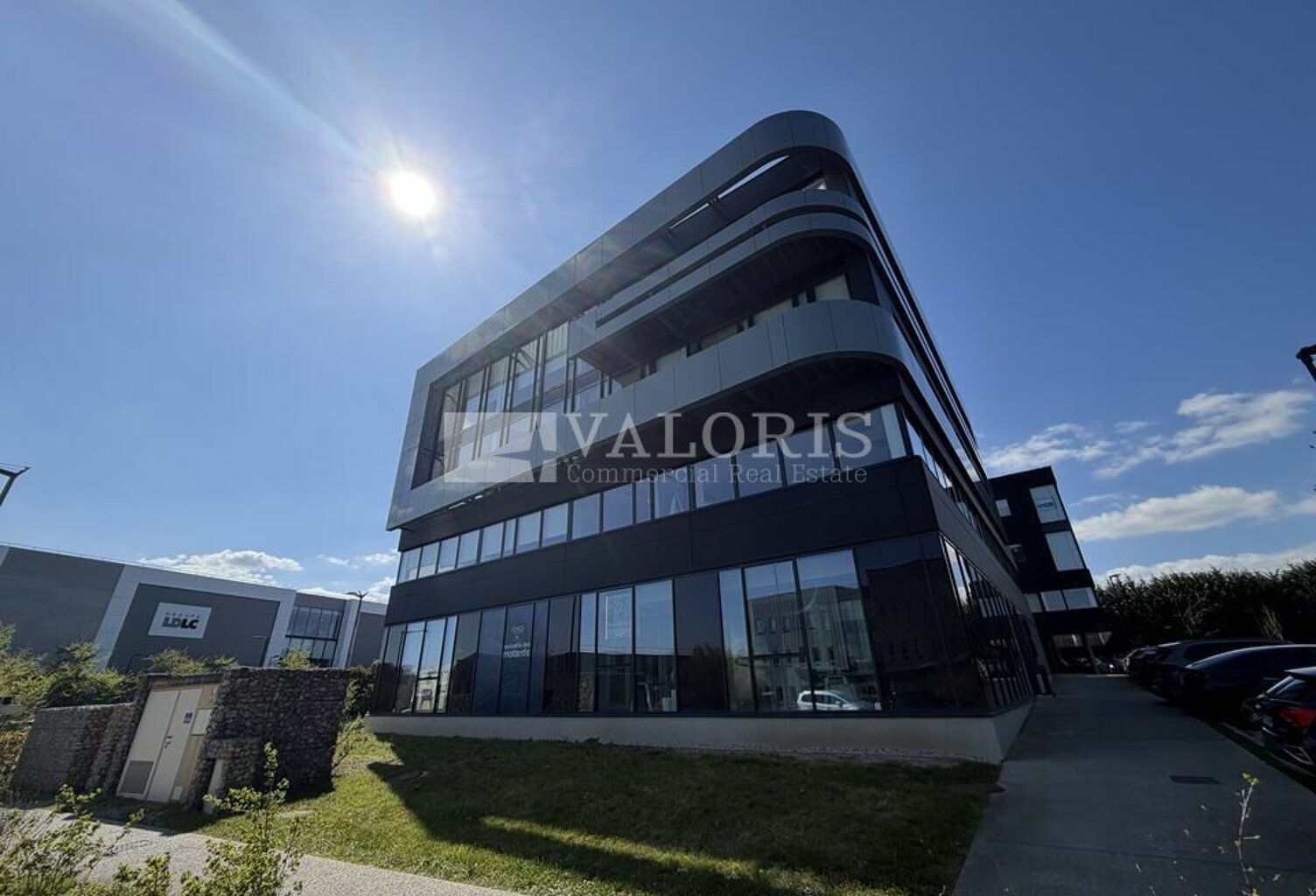 BUREAUX à LOUER — photo 1