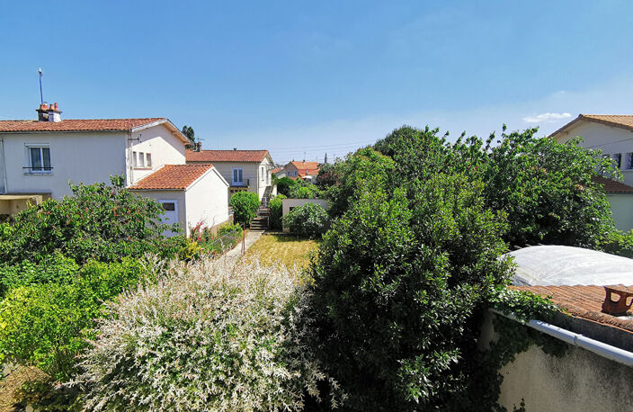 Proche Petit Leclerc et accès D850, au calme maison 1960 avec garage et jardin — photo 2