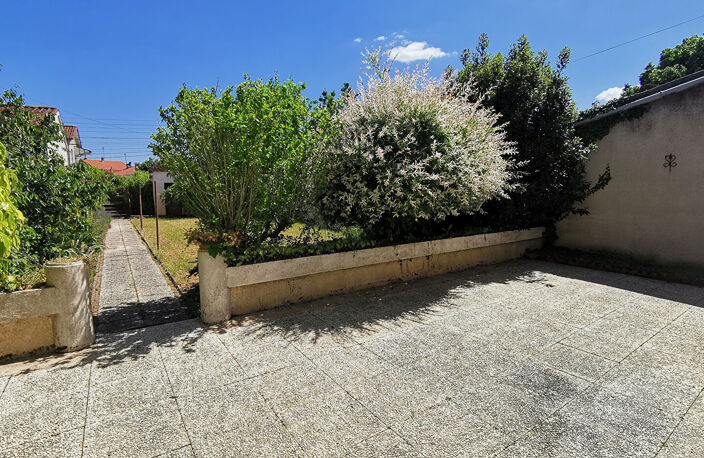 Proche Petit Leclerc et accès D850, au calme maison 1960 avec garage et jardin — photo 3