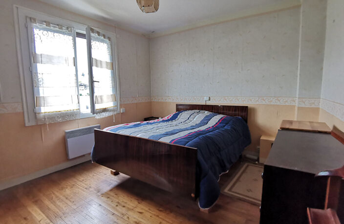 Proche Petit Leclerc et accès D850, au calme maison 1960 avec garage et jardin — photo 5