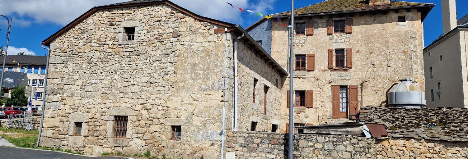 Maison 10 Pièces 200 m² à vendre à Saint-Alban-sur-Limagnole (48120)