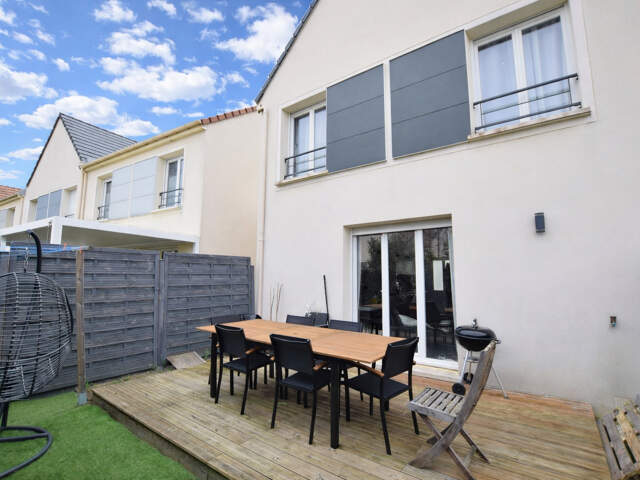 Maison 5 pièces 83.97 m² commune de BALLAINVILLIERS — photo du bien