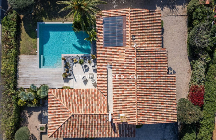 Villa de 185m2 avec vue mer à 250 mètres des plages des Issambres — photo 2