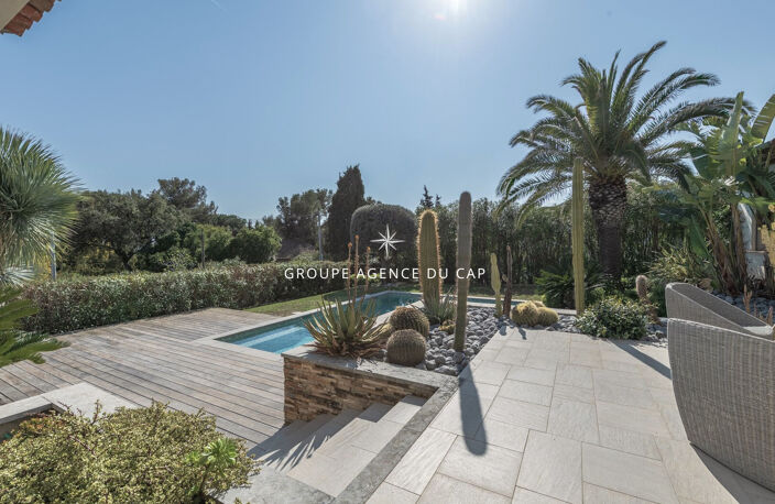 Villa de 185m2 avec vue mer à 250 mètres des plages des Issambres — photo 4