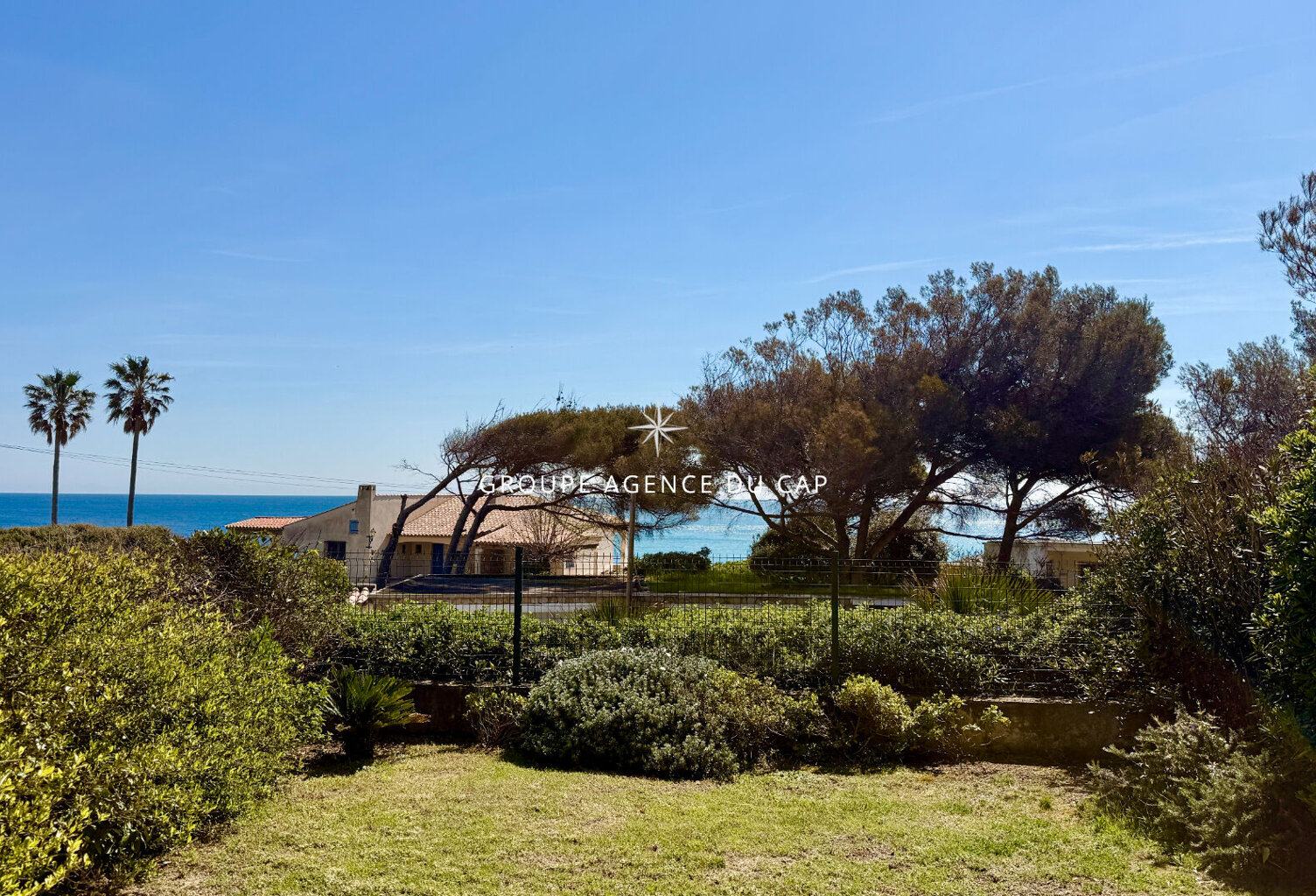 VILLA VUE MER 5 PIECES A PROXIMITE IMMEDIATE DE LA MER, A SAINTE MAXIME — photo 1