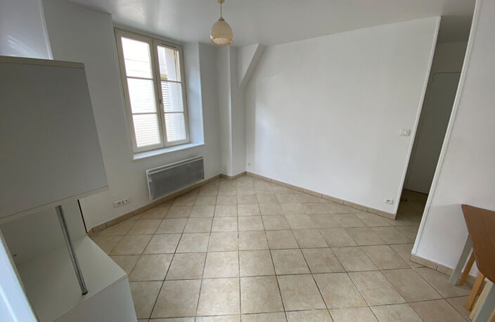 Appartement meublé AUBIGNY SUR NERE - 1 pièce(s) - 23.80 m2 — photo 2