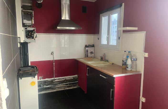 STAINS / LE GLOBE : APPARTEMENT 3PIECES ET CAVE — photo 3
