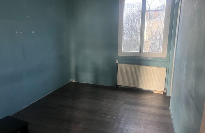 STAINS / LE GLOBE : APPARTEMENT 3PIECES ET CAVE — photo 5