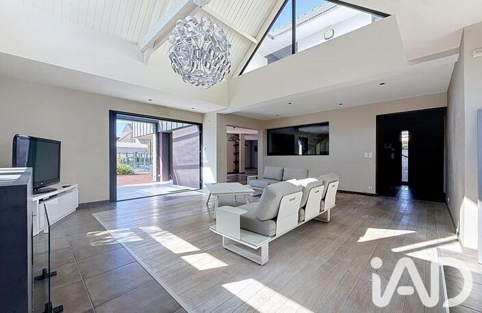 Vente Maison/villa 9 pièces — photo 2