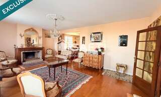 Maison 12 Pièces 200 m² à vendre à Saint-Laurent-les-Tours (46400)