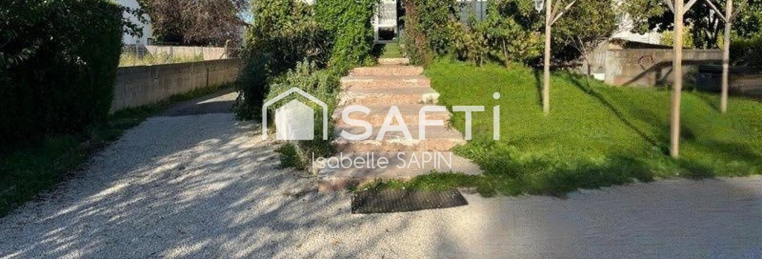 Immeuble  330 m² à vendre à Poitiers (86000)