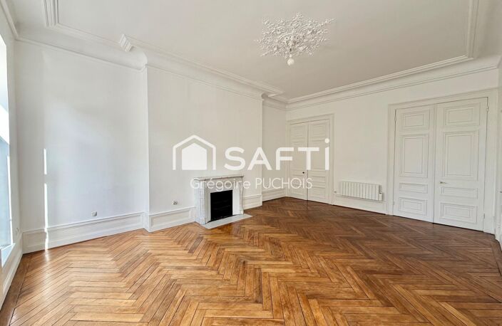 Appartement de caractère (F4) face aux Remparts — photo 2