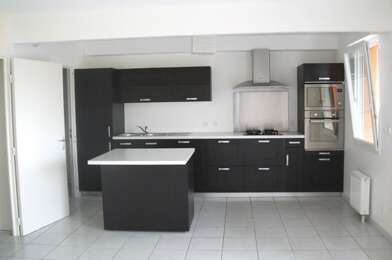 Appartement 3 pièces 885 €