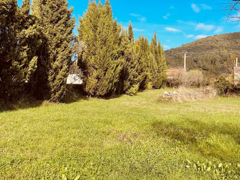 Terrain plat constructible de 1366 M2 raccordement en bordure — photo 1