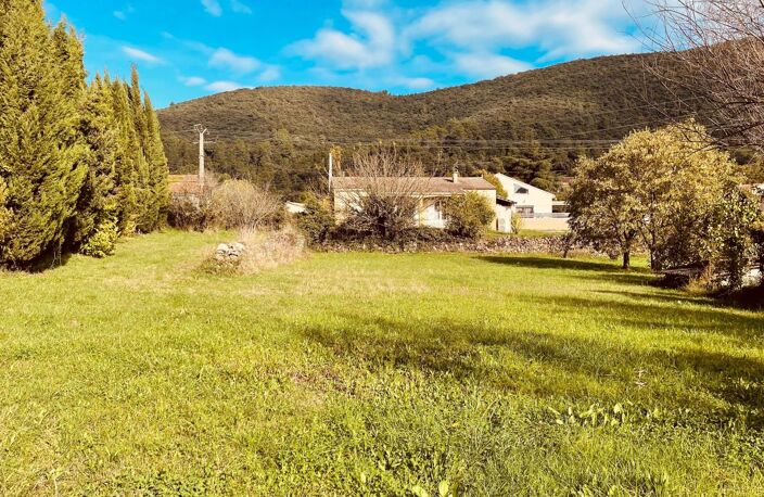 Terrain plat constructible de 1366 M2 raccordement en bordure — photo 2