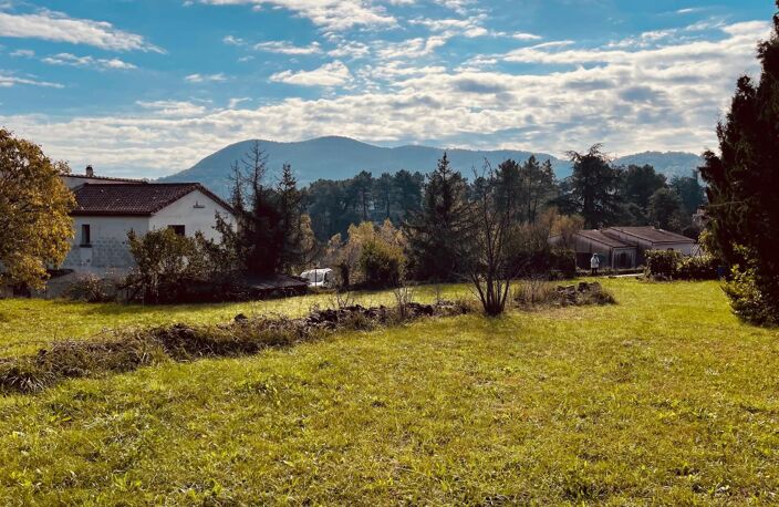 Terrain plat constructible de 1366 M2 raccordement en bordure — photo 3