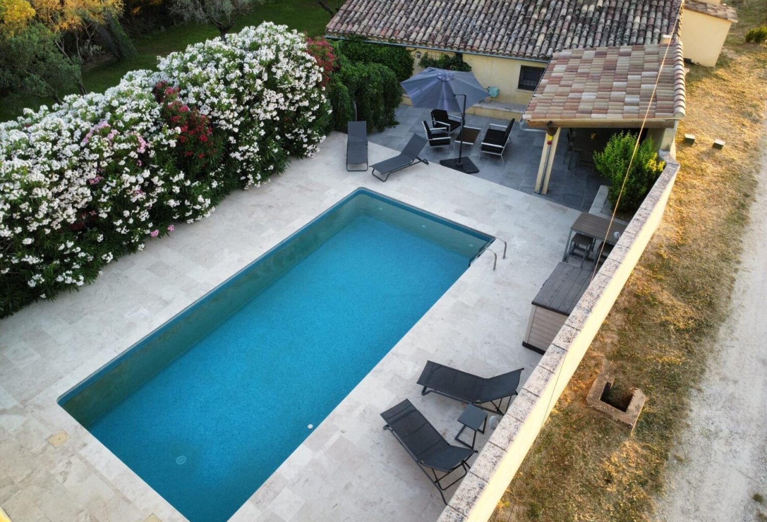 MAS RENOVE DE 280 M² AVEC VUE — photo 1