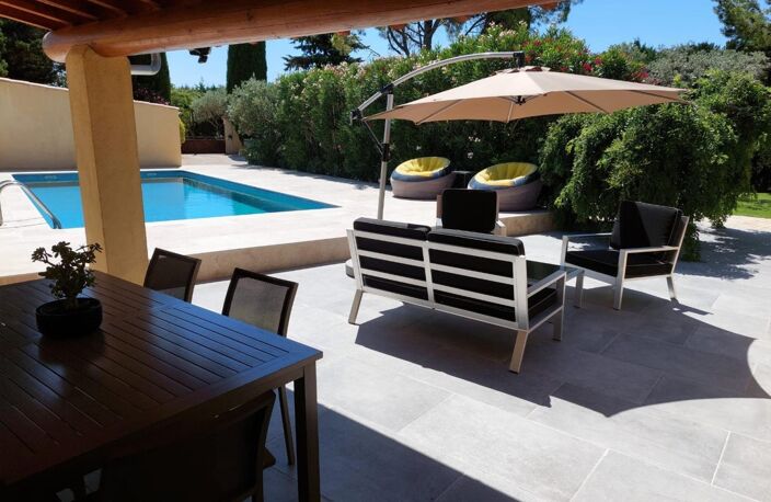 MAS RENOVE DE 280 M² AVEC VUE — photo 2