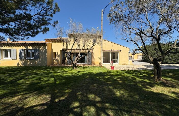 MAS RENOVE DE 280 M² AVEC VUE — photo 5