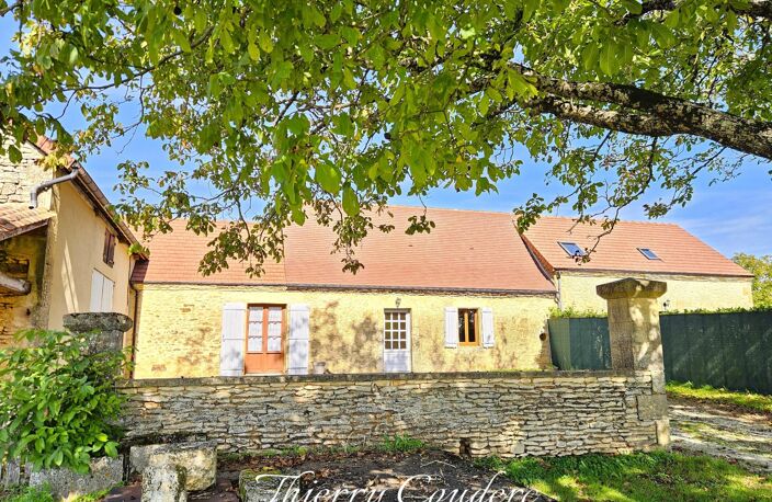 Corps de ferme avec terrain plat en campagne. — photo 3