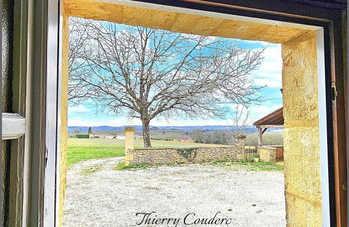 Corps de ferme avec terrain plat en campagne. — photo 5