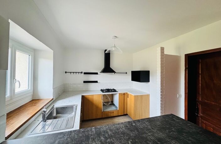 Maison en pierre de 5 pièces principales — photo 4