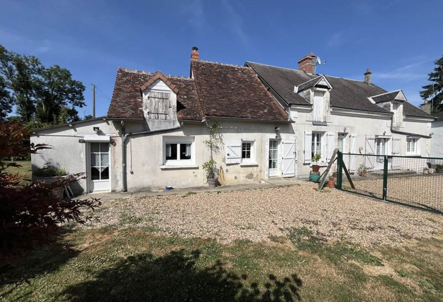 Maison en pierre de 5 pièces principales — photo 1