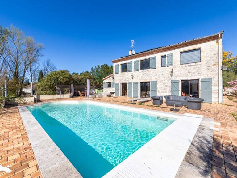 Maison en pierre de 10 pièces principales — photo 1