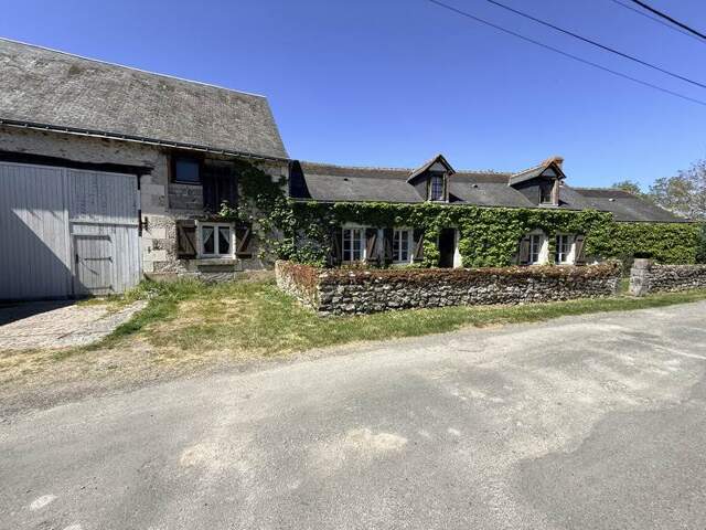 Maison en pierre de 7 pièces principales — photo du bien