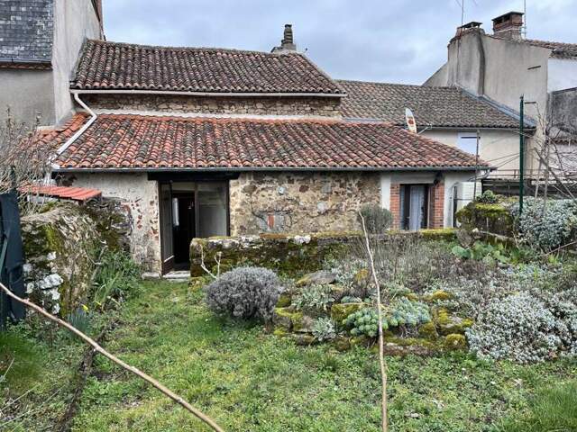 Maison de bourg de 4 pièces principales — photo du bien