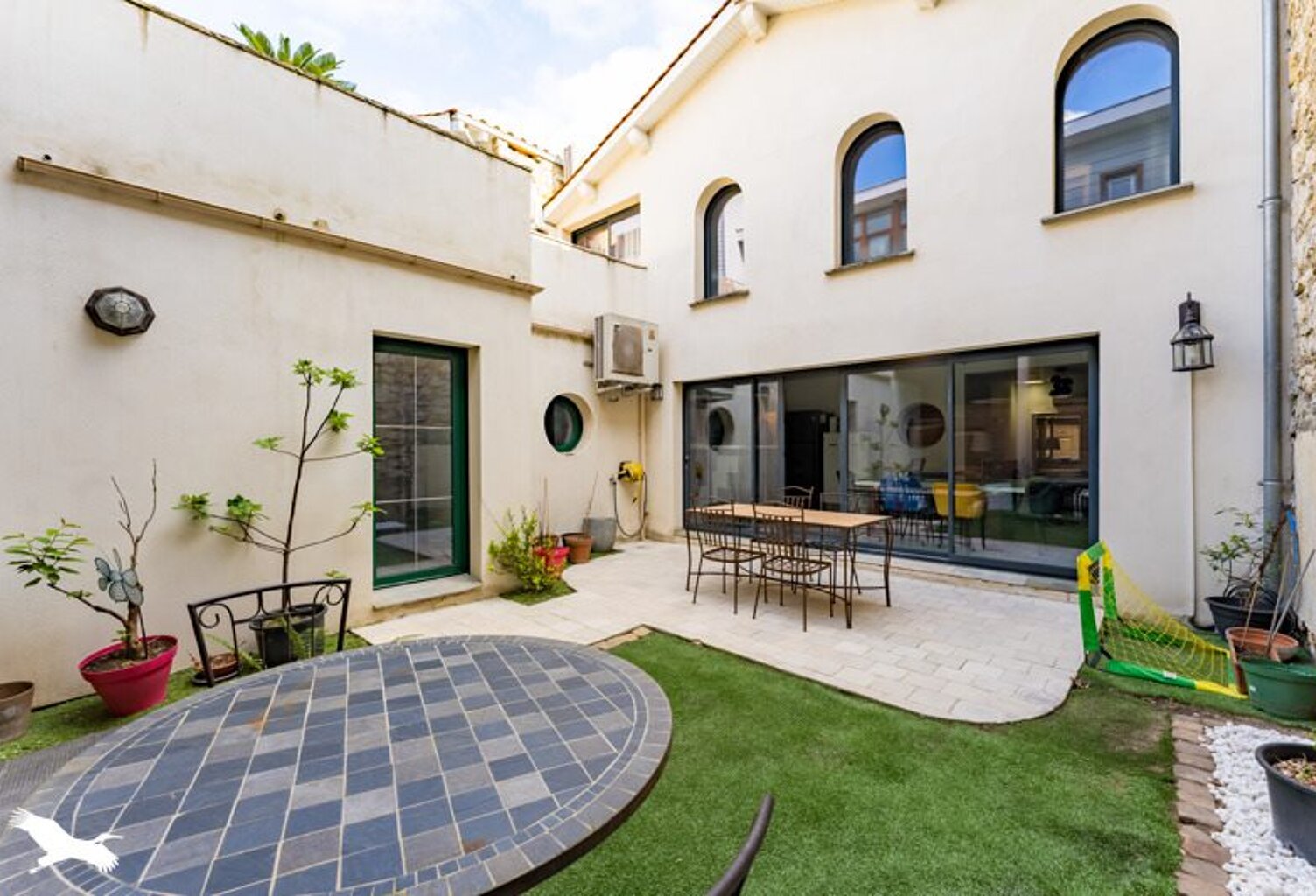 Maison de ville de 7 pièces principales — photo 1