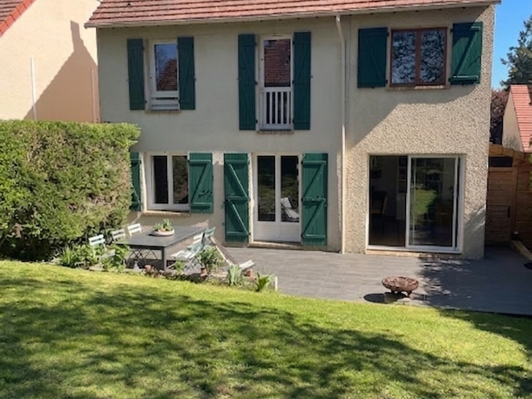 Vente Maison/villa 8 pièces — photo 1