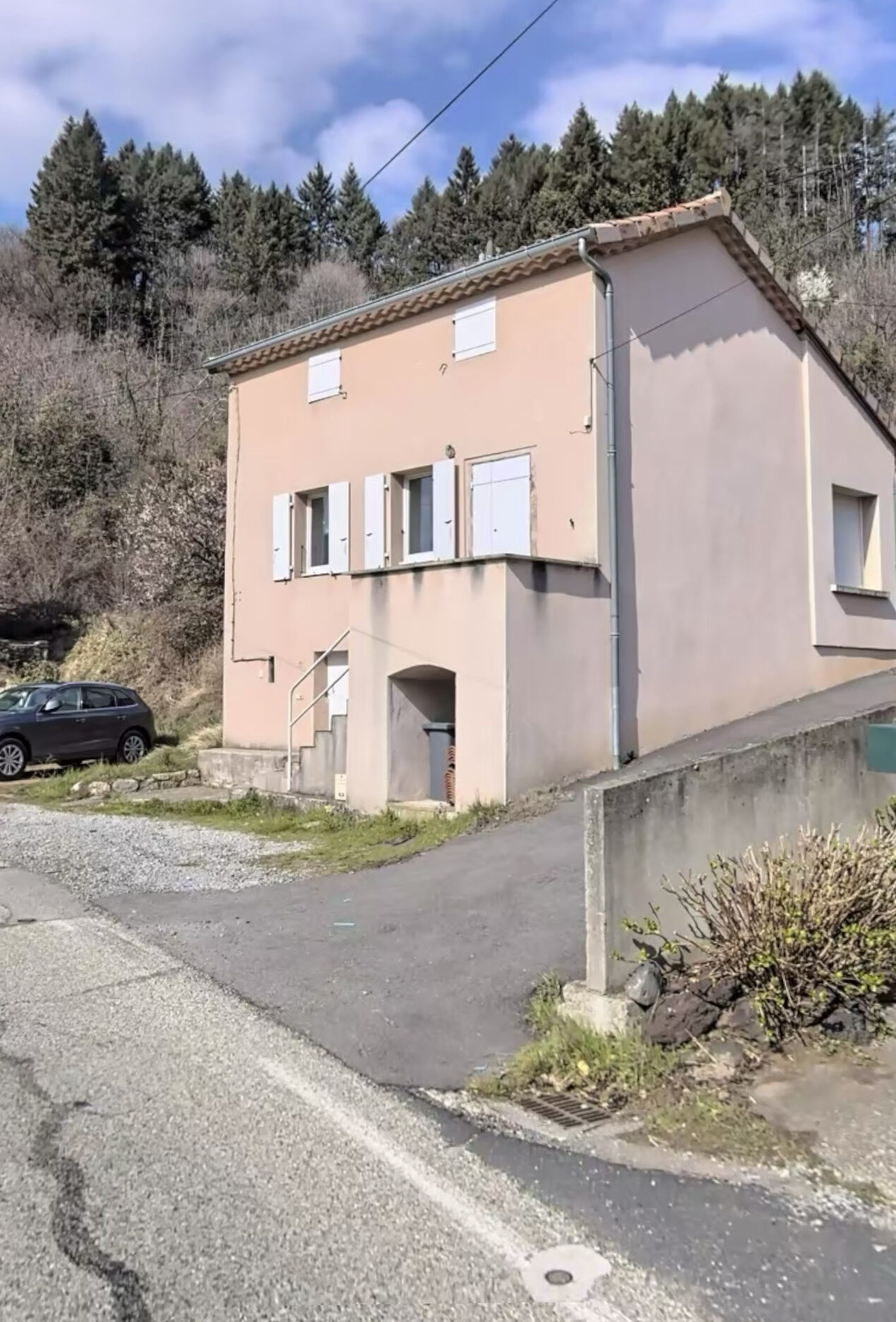 Villa / Maison  T3 à louer Thueyts 07330