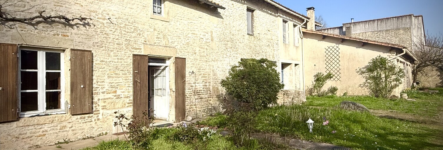 Maison 14 Pièces 203 m² à vendre à Villefollet (79170)