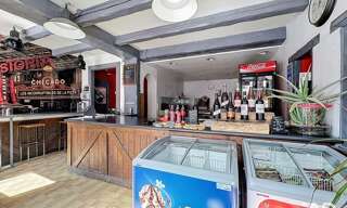 Commerce  98 m² à vendre à Magenta (51530)