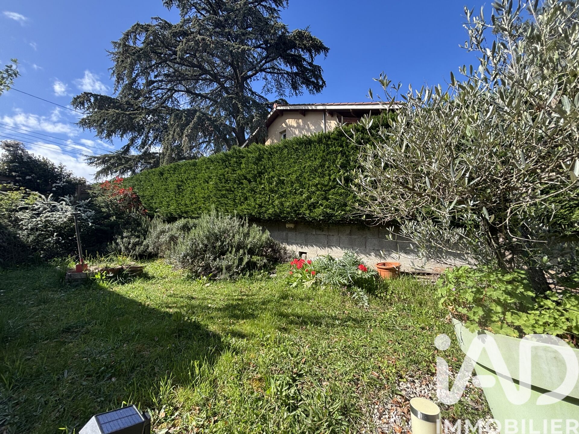 St-Etienne-Des-Oullieres - 96m² - 4p. - 3ch.