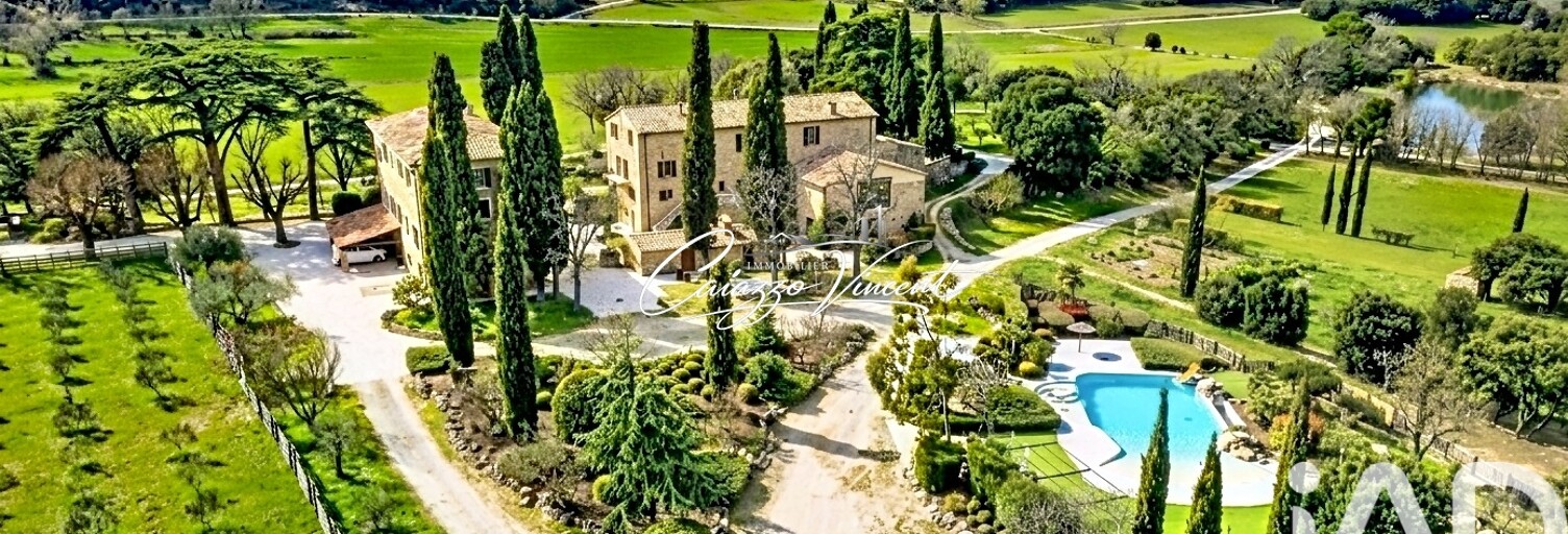 Maison 20 Pièces 1950 m² à vendre à Tourtour (83690)