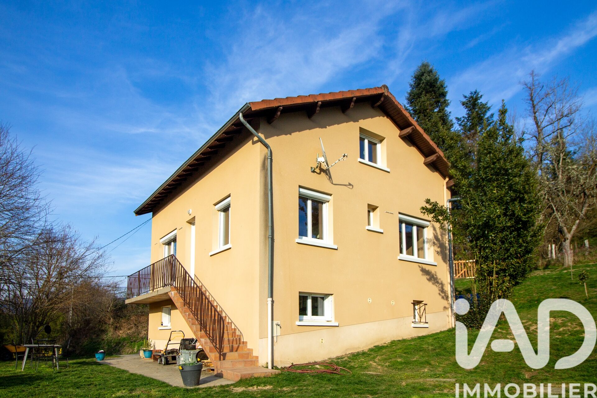 Bertignat - 95m² - 3p. - 2ch.