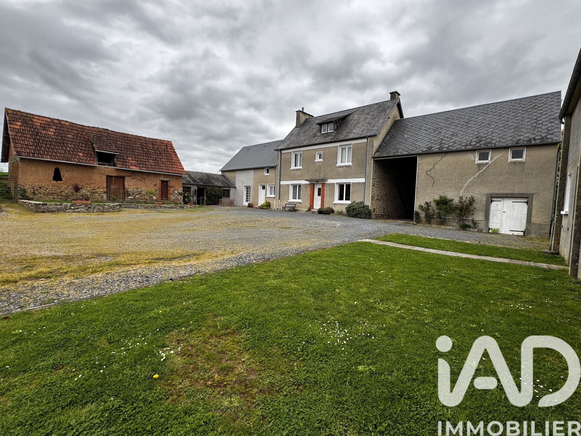 Cavigny - 183m² - 8p. - 5ch.