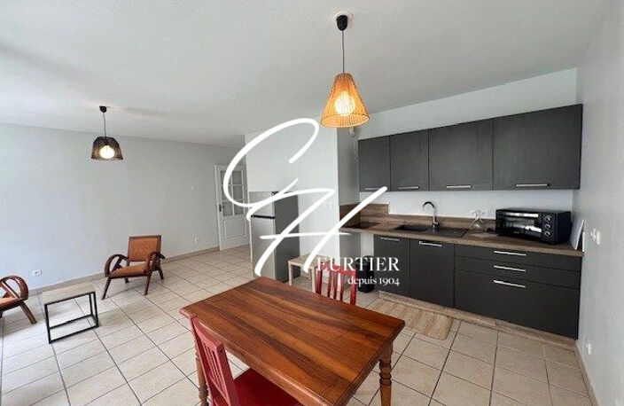VOIRON - APPARTEMENT T2 - MEUBLE — photo 2