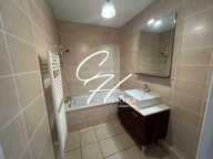 VOIRON - APPARTEMENT T2 - MEUBLE — photo 3