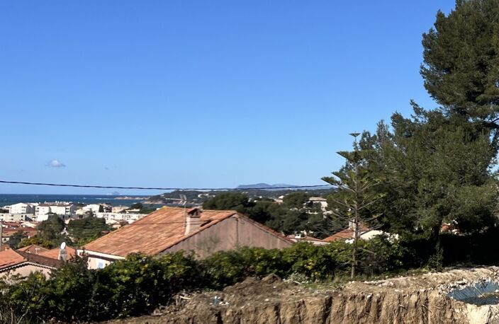 superbe T4 de 105 m² en REZ DE JARDIN ET VUE MER — photo 3
