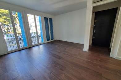 Appartement 3 pièces 825 €