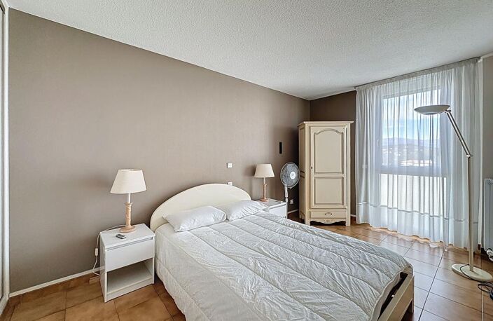 APPARTEMENT 3 PIECES MEUBLE - 369 Avenue Georges Pompidou - Résidence Les Hauts de l'Olivet 1 - 06110 LE CANNET — photo 5