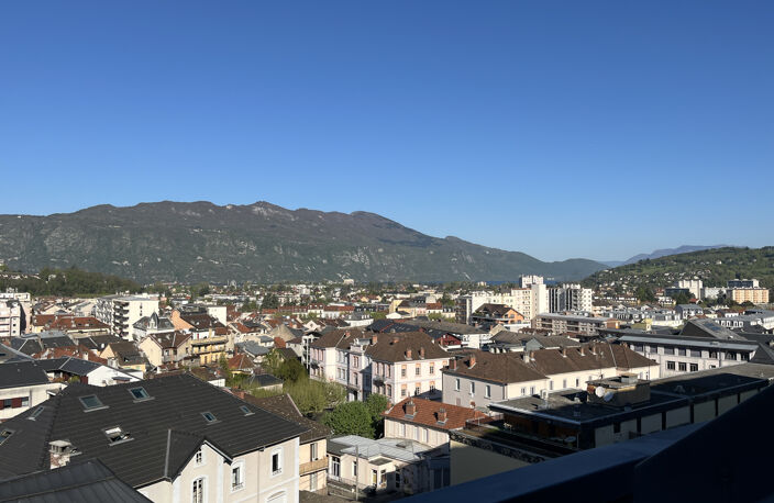 A VENDRE AIX LES BAINS STUDIO BALCON VUE LAC — photo 2
