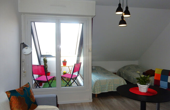 A VENDRE AIX LES BAINS STUDIO BALCON VUE LAC — photo 3